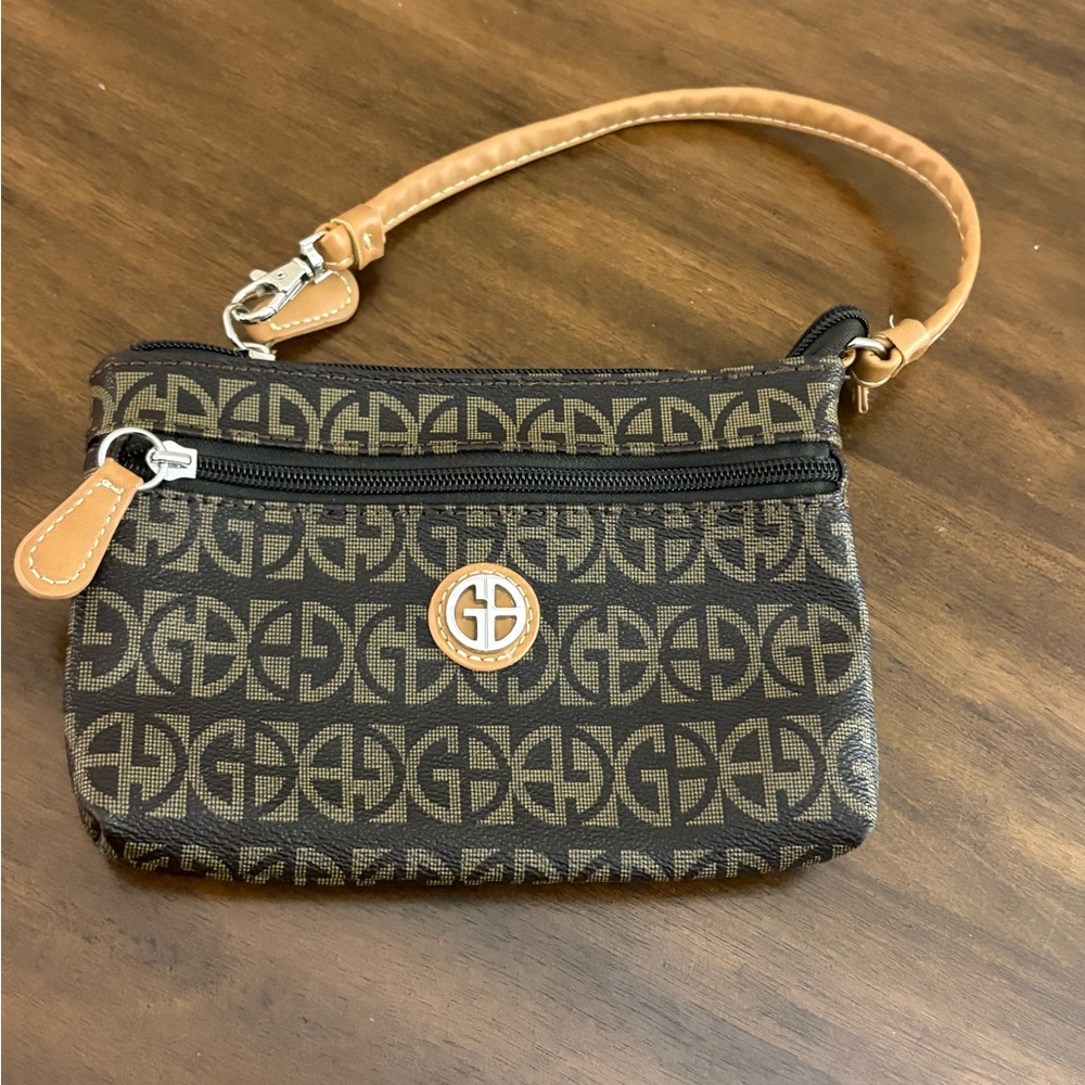 Gianni Bini Black brown Tan Monogram Wristlet mini purse travel shopping